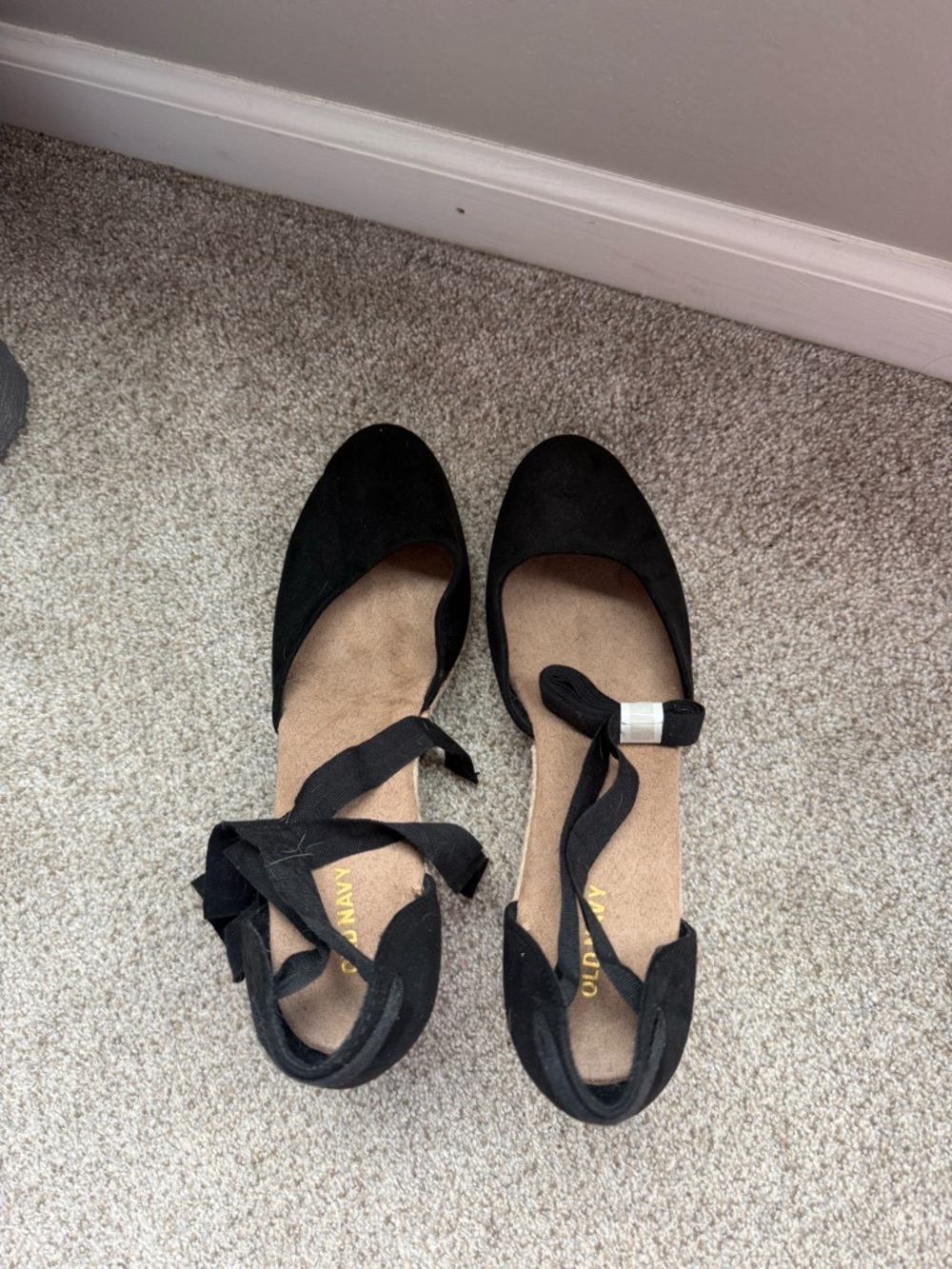 NWOT  Black Faux-Suede Lace-Up Espadrille Wedges Never worn size 10 Old Navy - Picture 3 of 4